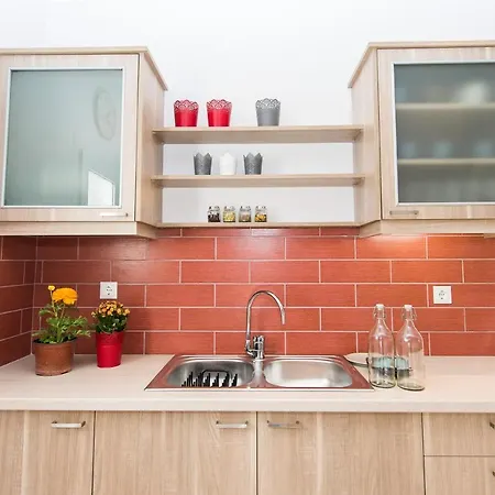 Yakinthi * 아모우디