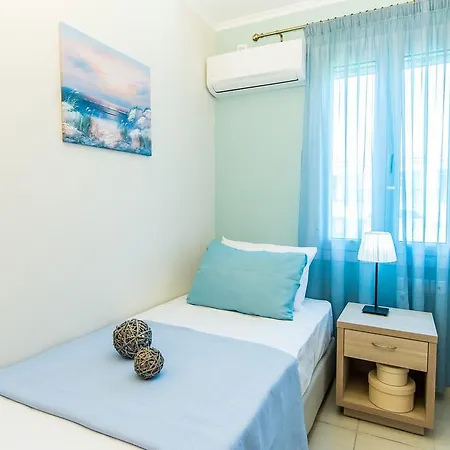 Yakinthi * 아모우디