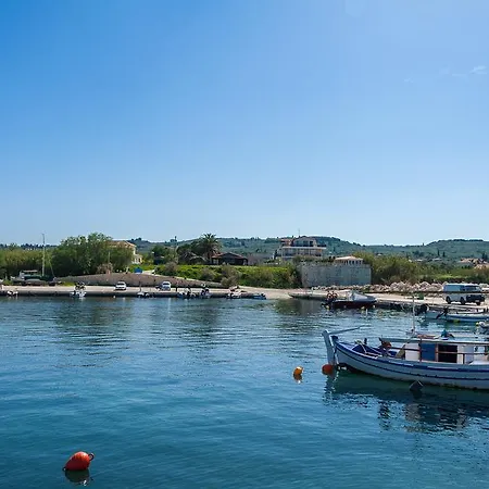 Yakinthi Hébergement de vacances *